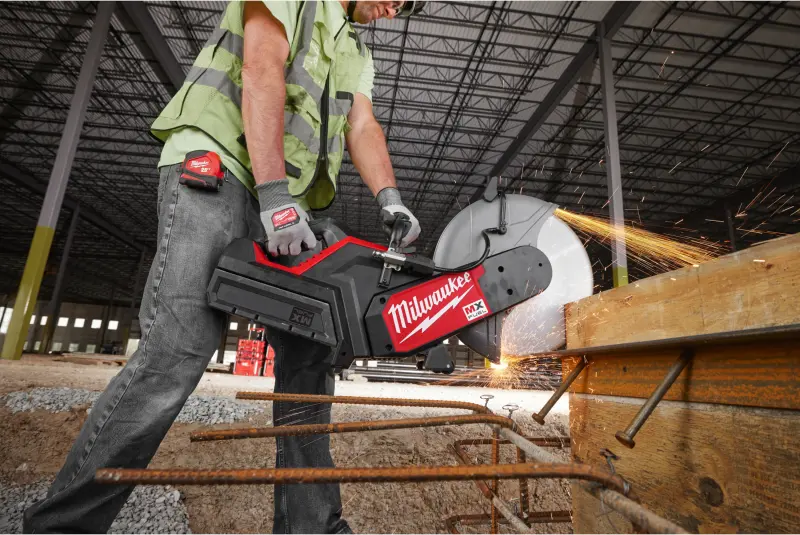 Aku rozbrušovací pila Milwaukee MX FUEL MXF COS350G2FC-802 (350 mm), ONE-KEY, 2x aku MXF XC608 + MXF FC + HUDD 350mm + taška, 4933499772