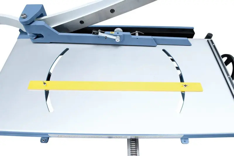 Tabulové nůžky litinové na plech Bernardo HLS 1050 x 1,5 (BER061661)