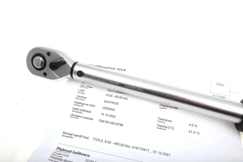 Momentový klíč 3/8