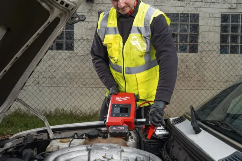 Aku startovací stroj Milwaukee M18 JS2000-0, bez aku, 4933498026