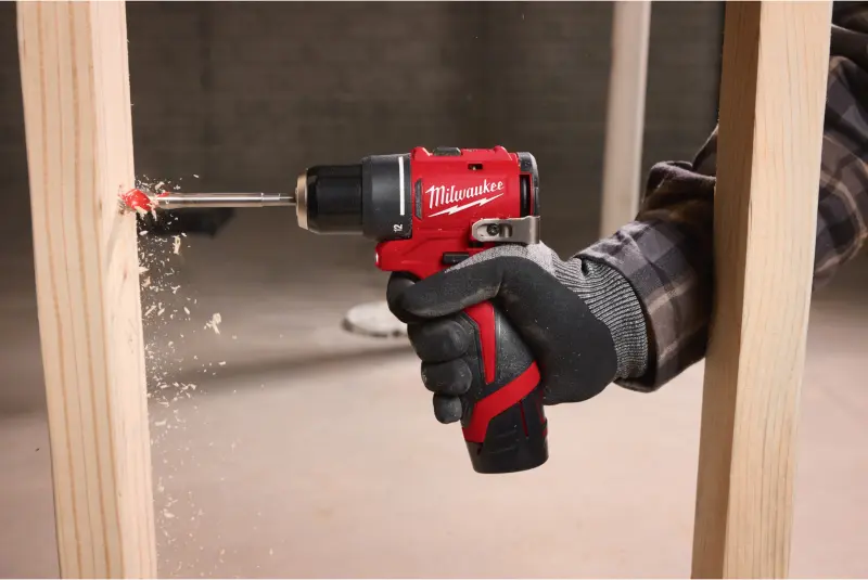 Aku vrtací šroubovák Milwaukee M12 BLDDRC-201B, aku vrtačka, aku M12 B2 + C12 C + taška, 4933500773