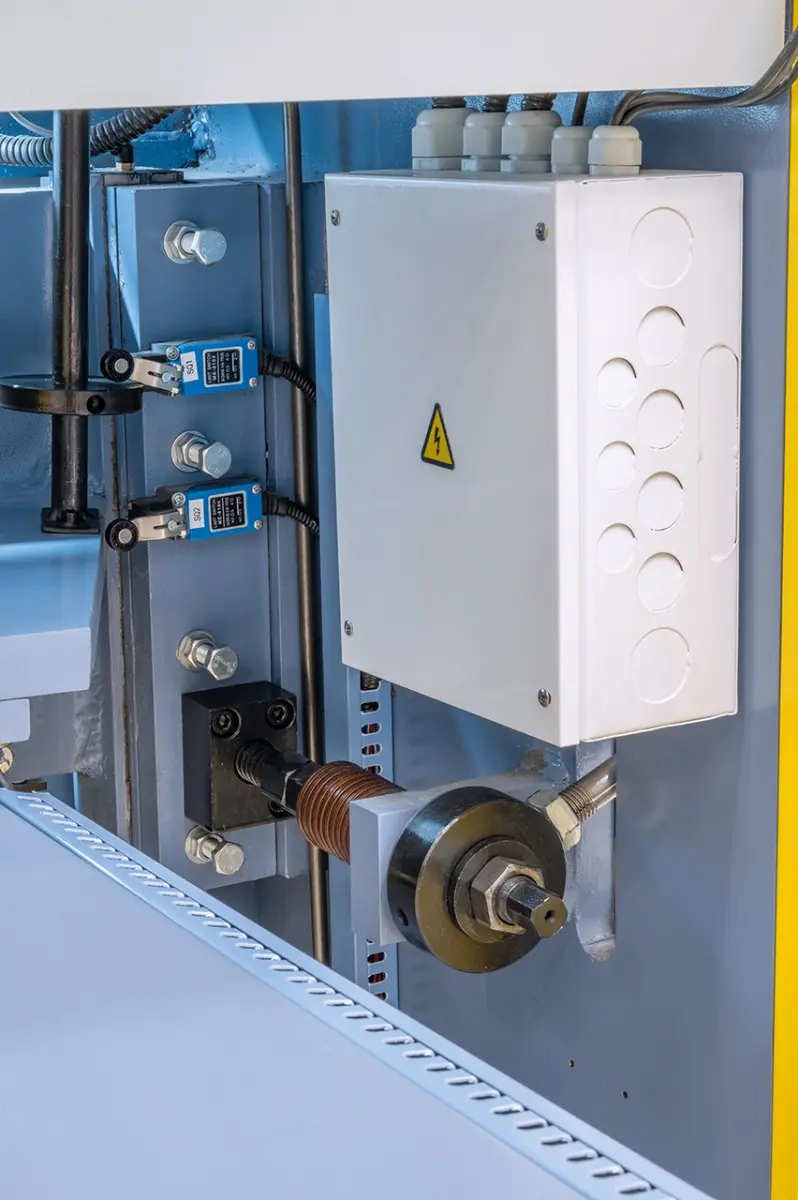 Hydraulické tabulové nůžky Bernardo HST 1600 x 6 (BER061922XL3)