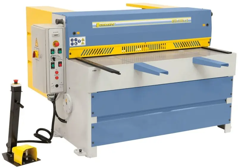 Tabulové nůžky Bernardo MTA 1360 x 3 s manuálním dorazem (BER061945XL)