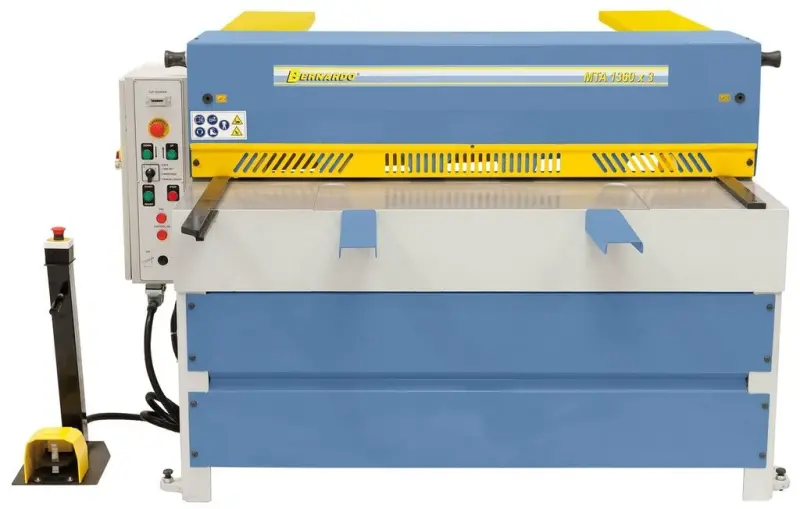 Tabulové nůžky Bernardo MTA 1360 x 3 s manuálním dorazem (BER061945XL)