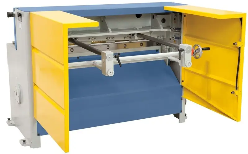 Tabulové nůžky Bernardo MTA 1360 x 3 s manuálním dorazem (BER061945XL)