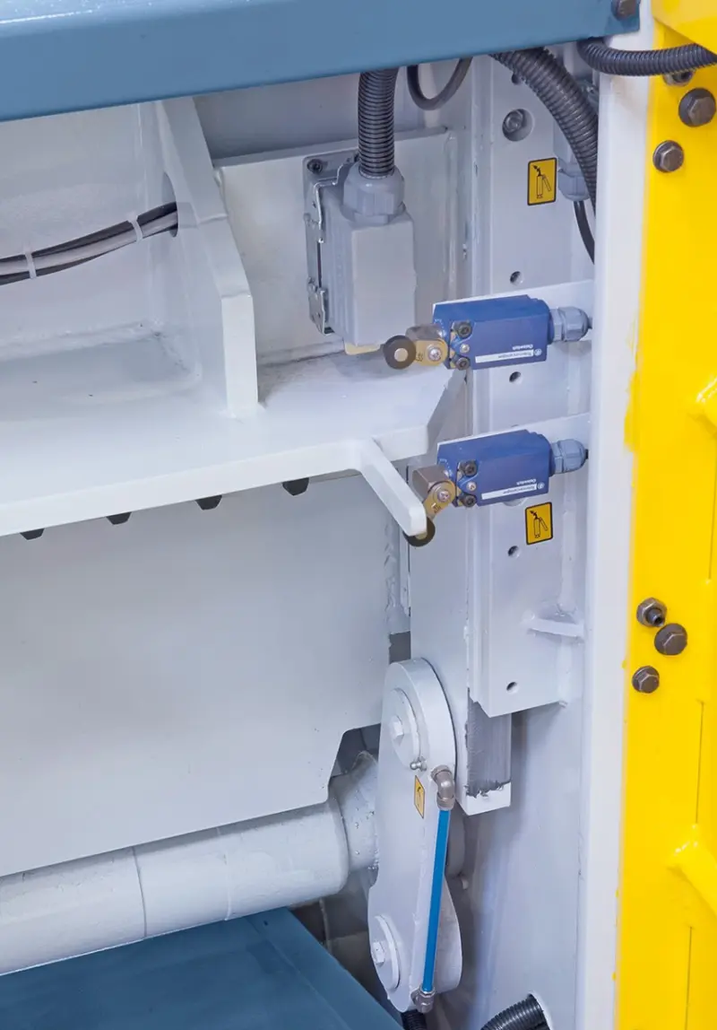 Tabulové elektromechanické nůžky Bernardo MTE 2560 x 2,5 NCC (BER062047XL2)