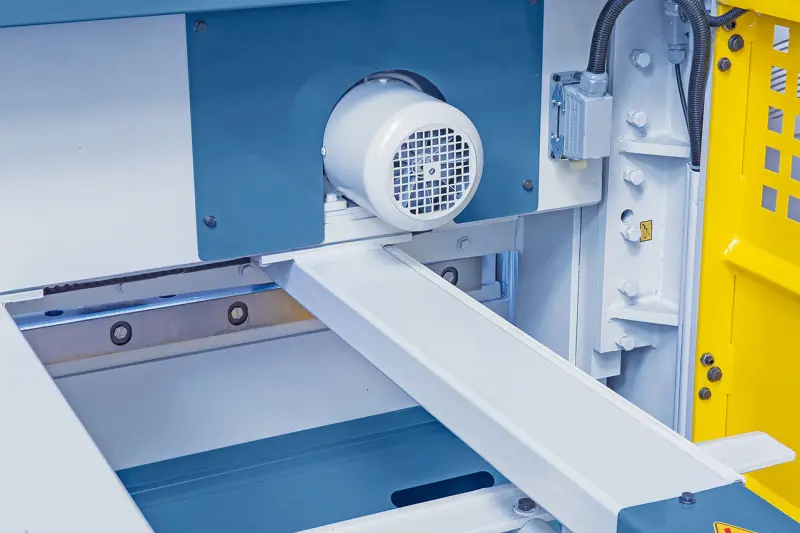 Tabulové elektromechanické nůžky Bernardo MTE 1560 x 5 mm NCC (BER062048XL1)