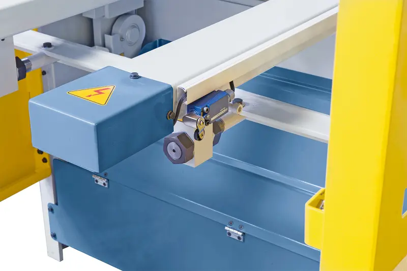 Tabulové elektromechanické nůžky Bernardo MTE 1560 x 5 mm NCC (BER062048XL1)