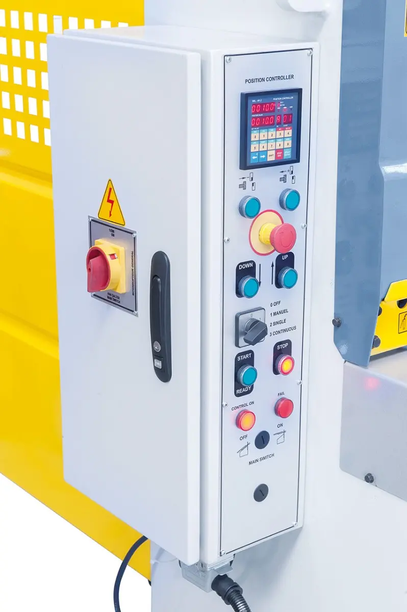 Tabulové elektromechanické nůžky Bernardo MTE 3060 x 4 mm NCC (BER062048XL4)