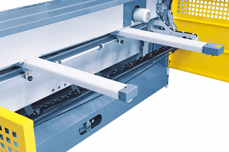 Tabulové elektromechanické nůžky Bernardo MTR 1100 x 6 mm NCC s pneu přidržovači plechu (BER062055XL)