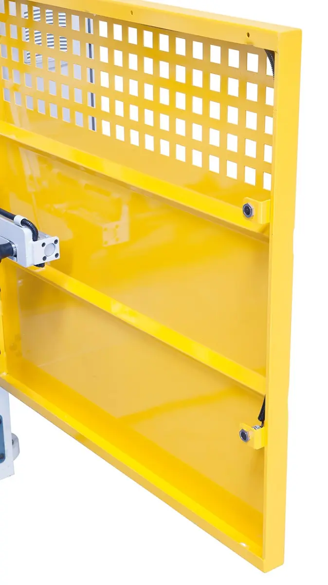 Tabulové elektromechanické nůžky Bernardo MTR 1560 x 6 mm NCC s pneu přidržovači plechu (BER062055XL1)