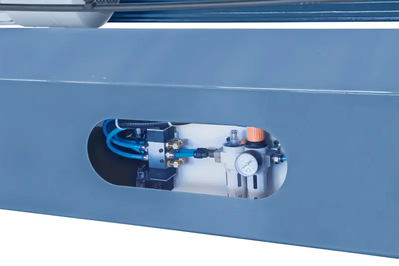 Tabulové elektromechanické nůžky Bernardo MTR 1560 x 6 mm NCC s pneu přidržovači plechu (BER062055XL1)