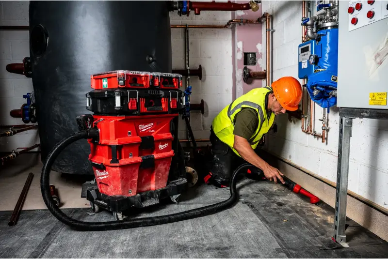 M18FVC23L-0 VYSÁVAČ L CLASS WET AND DRY, MI4933500141