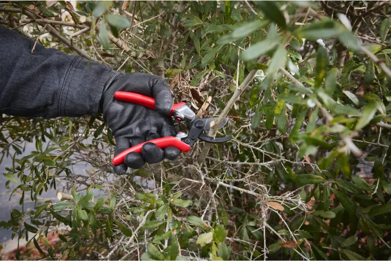 Zahradní nůžky Milwaukee 20 mm