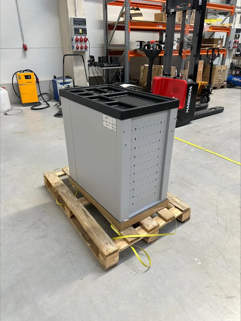 Montážní vozík TAGRED TA212 - výprodej. 7 zásuvek. Vybaveno 251 díly nářadí (TA55TA212)