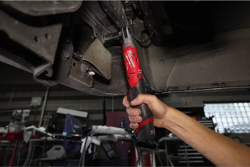 Aku 3/8" ráčnový utahovák M12 FIR38G2-252B, 2x aku M12 HB2.5 + C12 C + taška, 4933498936