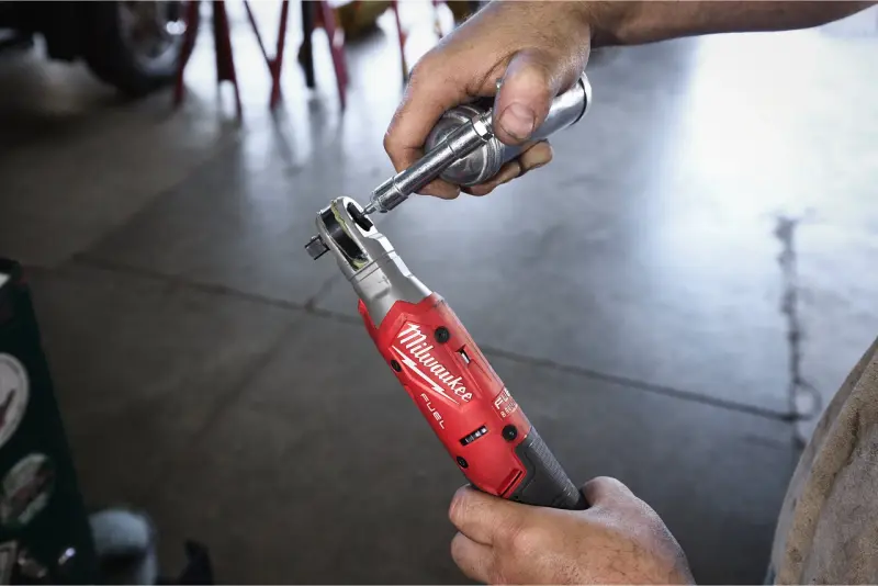 Aku 3/8" ráčnový utahovák M12 FIR38G2-252B, 2x aku M12 HB2.5 + C12 C + taška, 4933498936