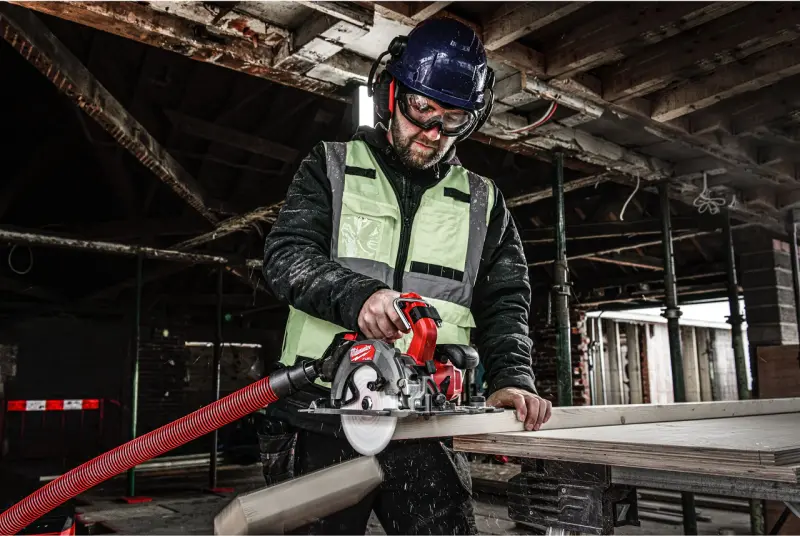 Aku okružní pila Milwaukee M18 FCSDC165-0, kotouč 165 mm, bez aku, 4933500002