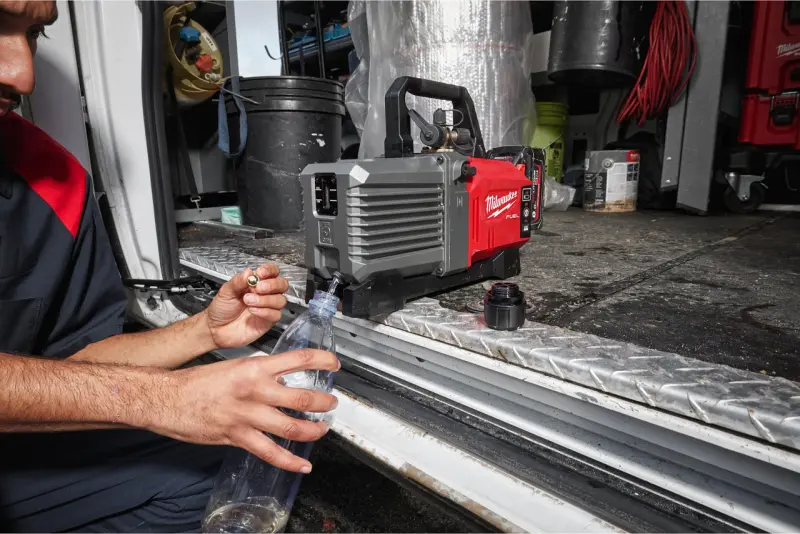 Aku vakuové čerpadlo Milwaukee M18 FVP5-0, bez aku, 4933492853