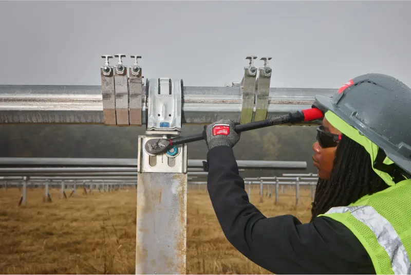 Momentový klíč s ráčnou a čtyřhranem 3/8" Milwaukee 20-100NM, 4932500824