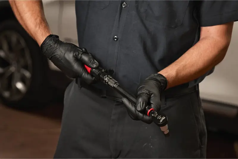 Momentový klíč s ráčnou a čtyřhranem 1/2" Milwaukee 60-340NM, 4932500825