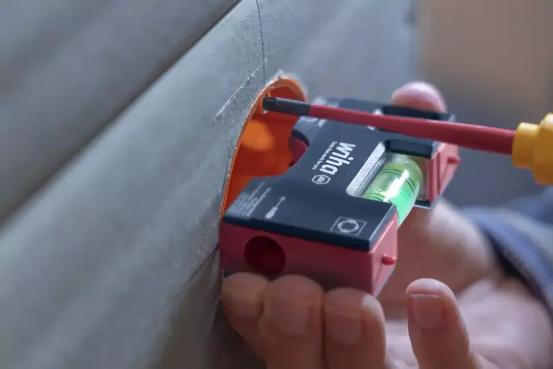 Mini vodováha 8 cm Wiha Pocket s magnetem (WIHA46957)