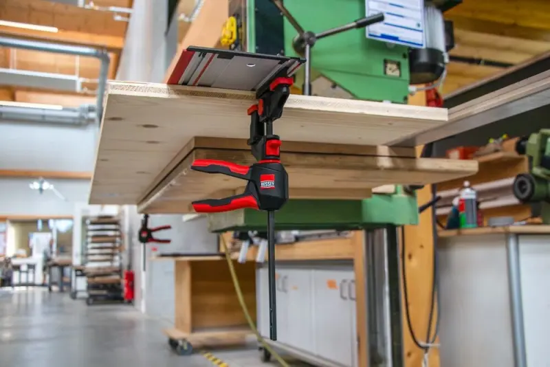 Jednoruční stolní svěrky Bessey EZR360-15SET s otočnou rukojetí pro vodicí lišty EZR360 (150 mm) - 2 ks (BESEZR360-15SET)