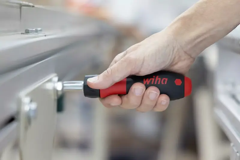 Wiha 47169 Ráčnový šroubovák s rukojetí Wiha SoftFinish® 1/4". Typ 2813 (WIHA47169)