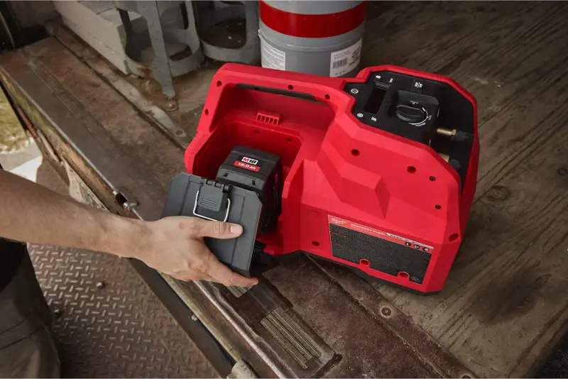 Aku rekuperační čerpadlo Milwaukee M18 BLRP-0, bez aku, 4933498172