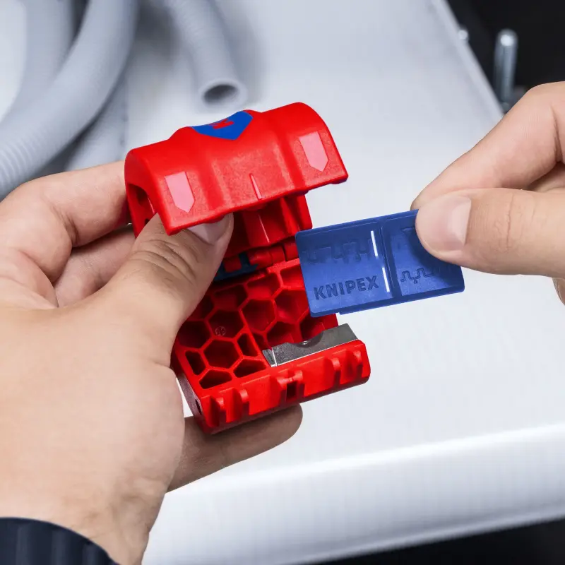 KNIPEX BiX CT56 odřezávač plastových a vlnitých trubek 90 22 10 V01 (K902210V01)