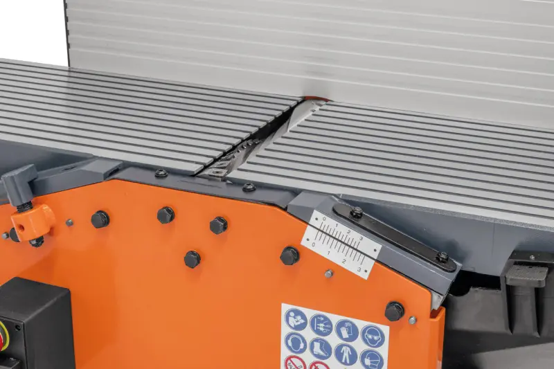 FS 260 S Hobľovka s prieťahom  s odsávaním / 400 V