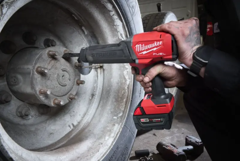 Aku sekací kladivo Milwaukee M18 FCH-501HX STRIKER, 1x aku M18 HB5-CR + M12-18 FC + kufr, 4933498203