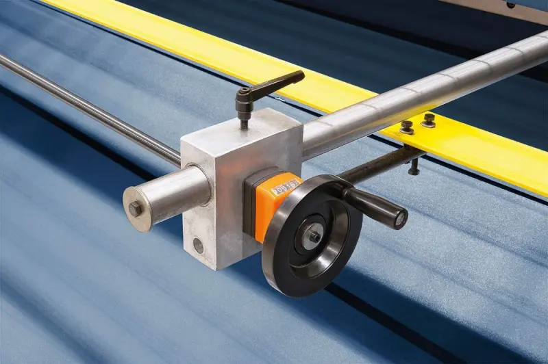 Tabulové nůžky Bernardo MTM 1250 x 4 s manuálním dorazem (BER061910BXL)