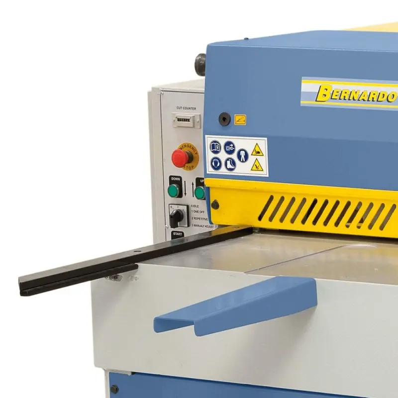 Tabulové nůžky Bernardo MTA 1560 x 3 s manuálním dorazem (BER061947BXL)