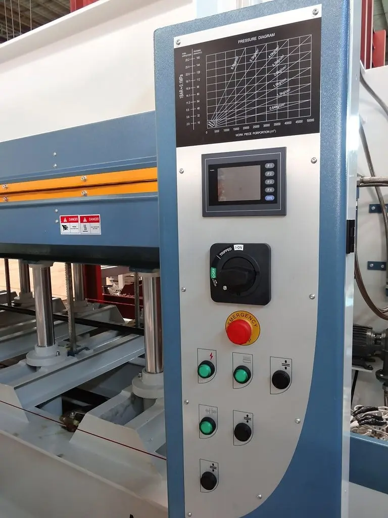 Hydraulický dýhovací lis Bernardo HFP 100-2 / 2500. Vytápěný (BER142130XL2)