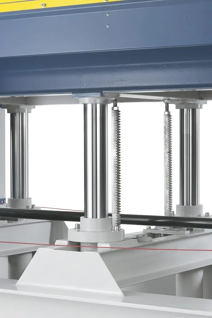 Hydraulický dýhovací lis Bernardo HFP 100-3 / 2500. Vytápěný (BER142130XL3)