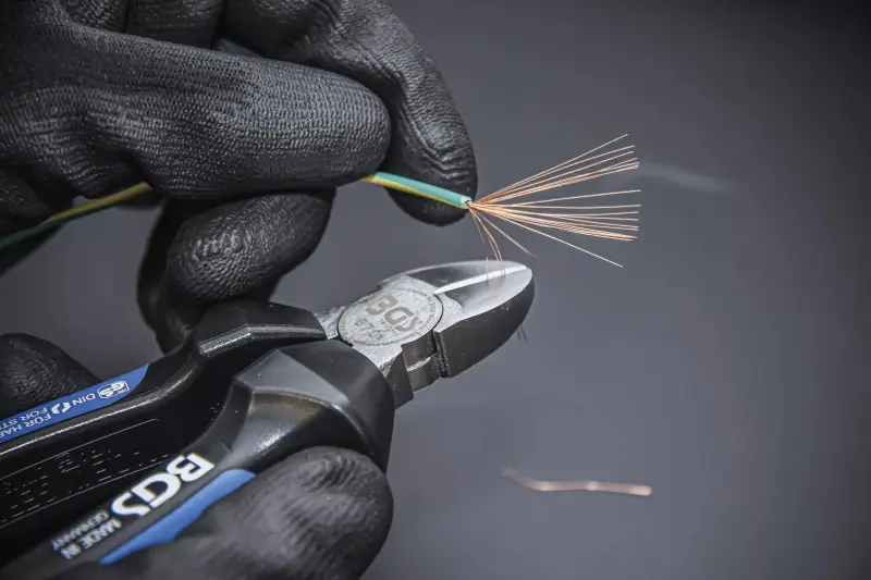 Štípací kleště 160 mm BGS100670 na tvrdé dráty. Boční (BGS100670)