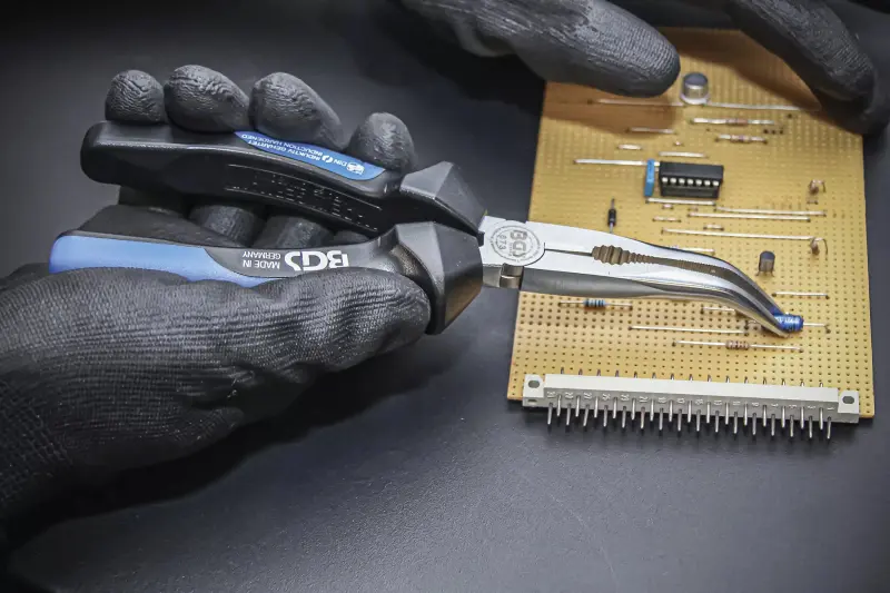 Telefonní kleště 200 mm BGS100673, ohnuté (BGS100673)