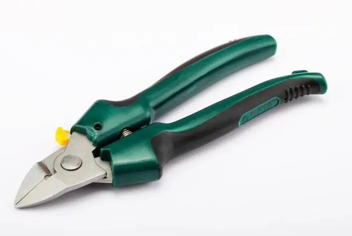 Boční štípací kleště 180 mm SATA (SATAST93110)