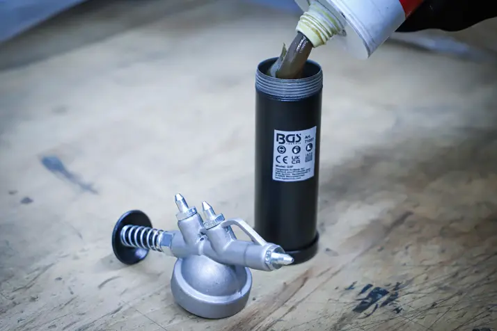 Malý mazací lis 85 cm3 BGS 1071037 (BGS1071037)