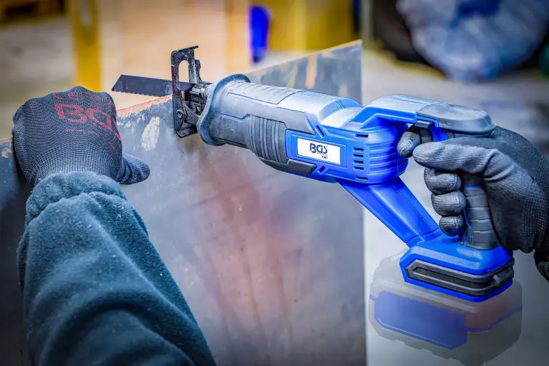 Aku šavlová pila 18 V BGS107393 (4,0 Ah) (BGS107393)