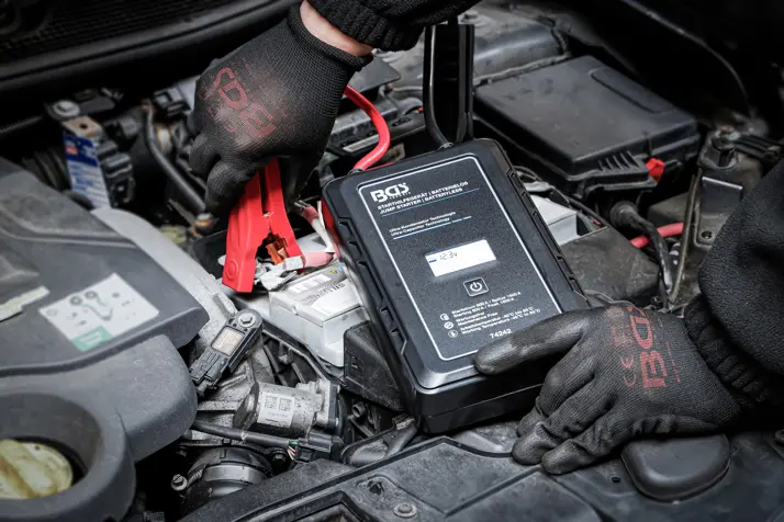 Pomocné startovací zařízení 12 V BGS1074242 (800/1600 A) (BGS1074242)