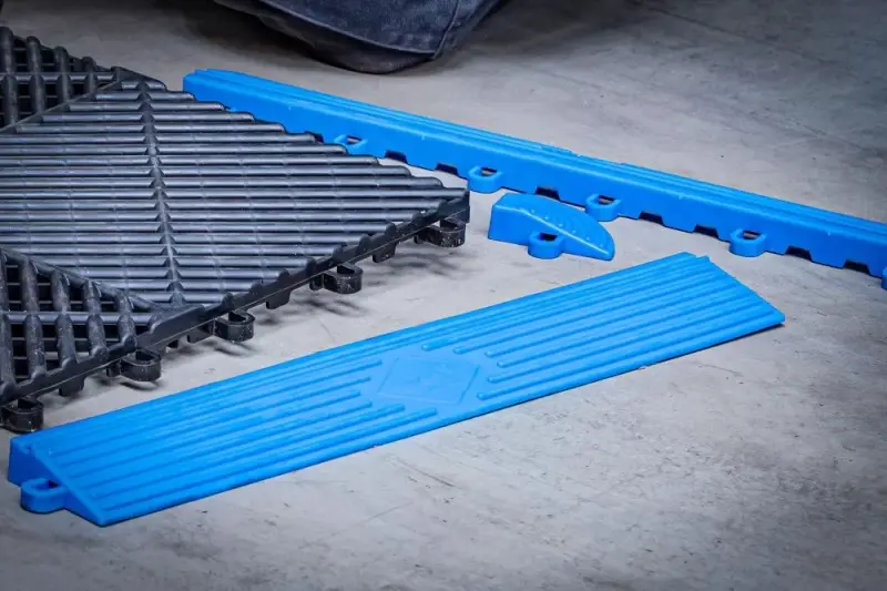 Plastové dlaždice - rohové 57 x 57 x 18 mm. Click-Systém (Sada 10 ks) BGS1074548 (BGS1074548)